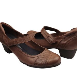 Elegant Brown Mary Jane Heels